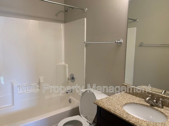 Building Photo - 15417 Ridgeview Dr