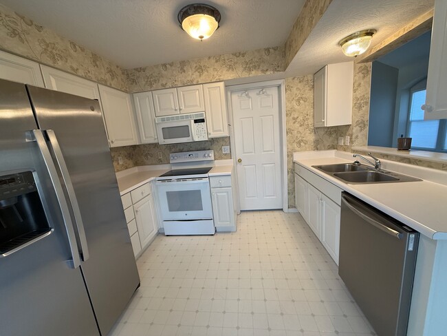 Kitchen - 6560 Brier Lake Rd