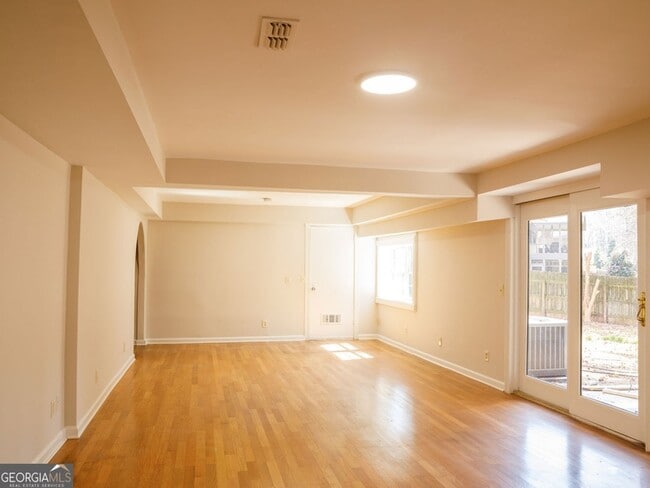 Building Photo - 95 Simpson Dr NE