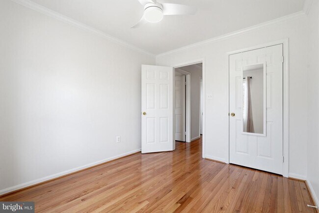 Building Photo - 9663 Franklin Woods Pl