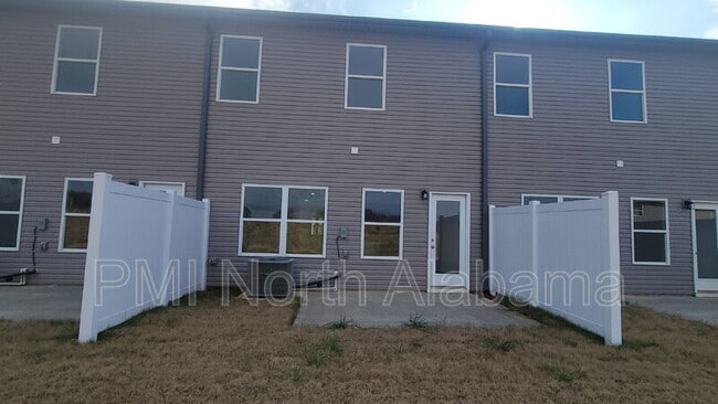 Building Photo - 7578 Discovery Pt Dr NW