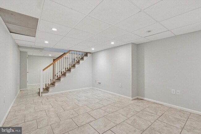 Building Photo - 433 Haverford Rd