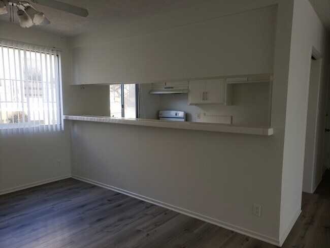 Building Photo - 329 California Ave