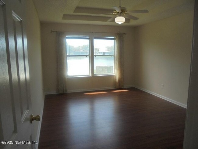 Building Photo - 12162 Millford Ln N