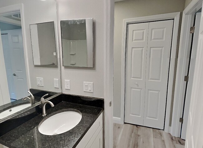 Building Photo - 6691 N Waycross Way