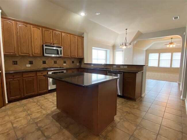 Building Photo - 13675 Fall Harvest Dr