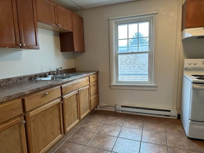 Building Photo - 201 S Market St