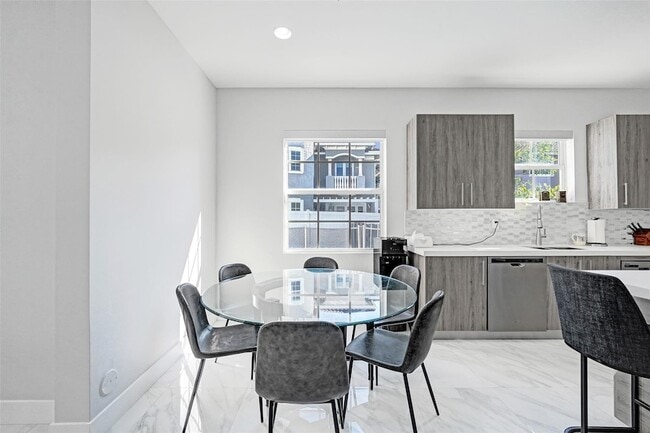 Building Photo - 3534 Forest View Cir