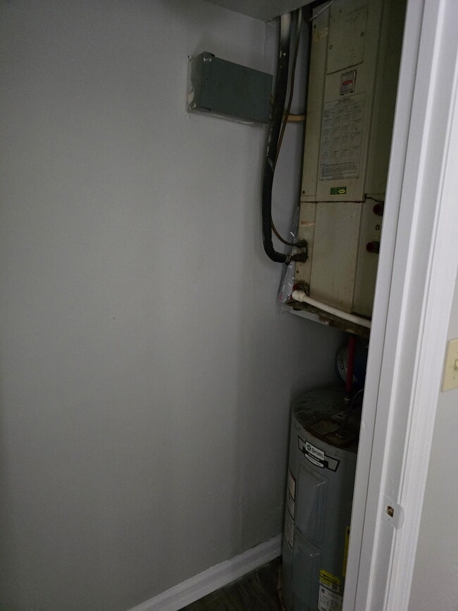 Building Photo - 2339 Walden Dr