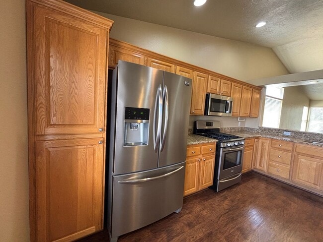 Building Photo - HOME FOR RENT IN SUN RIVER