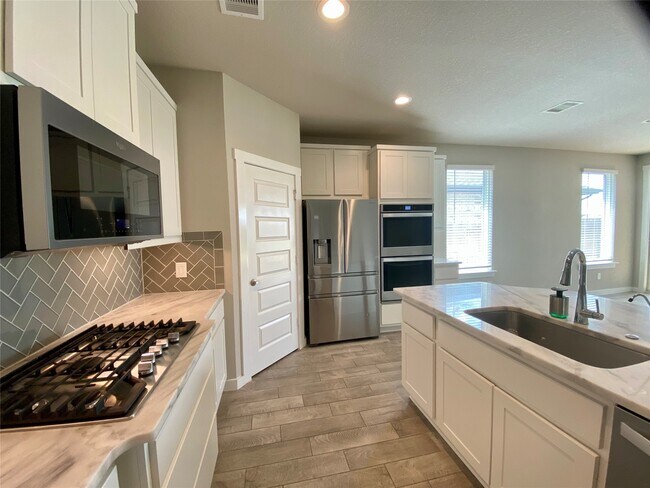Building Photo - 28503 Hannahs Harbor Ln