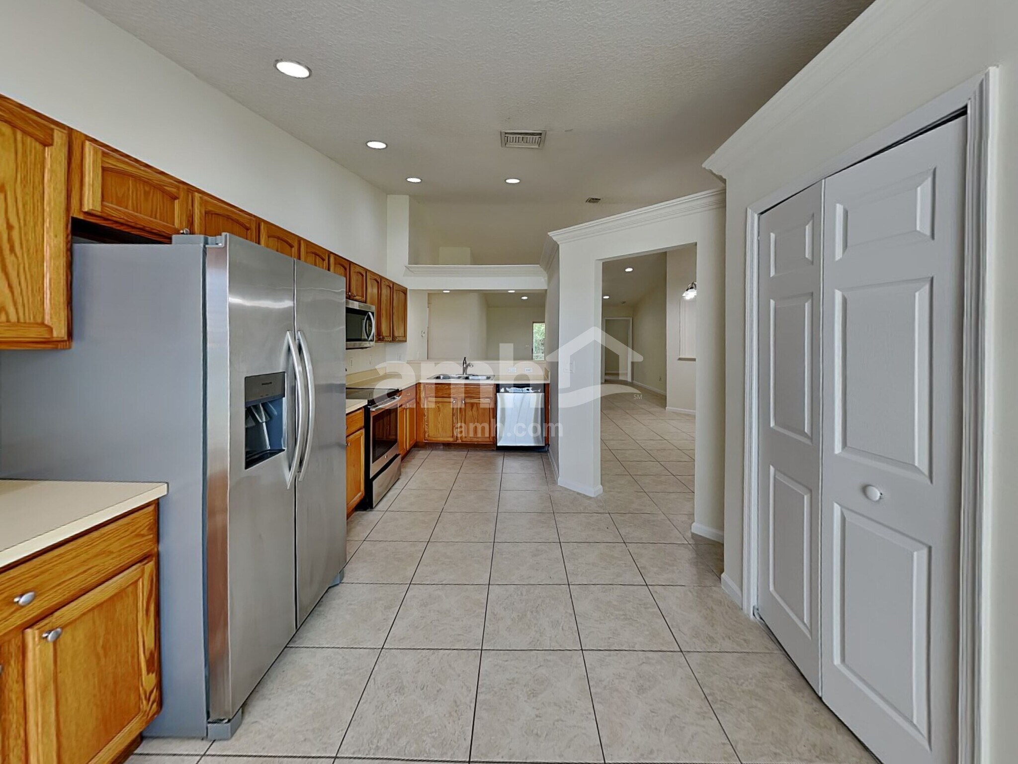 Building Photo - 1009 SW Alcantarra Blvd