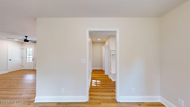 Building Photo - 600 S Hardin St