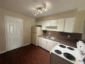 Building Photo - 1243 N LBJ Dr