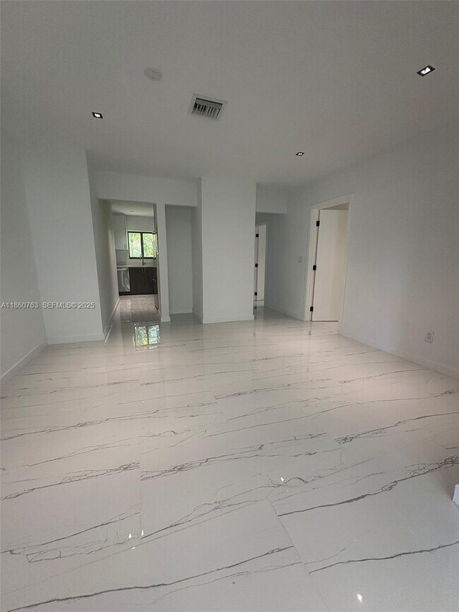 Building Photo - 1155 102nd St