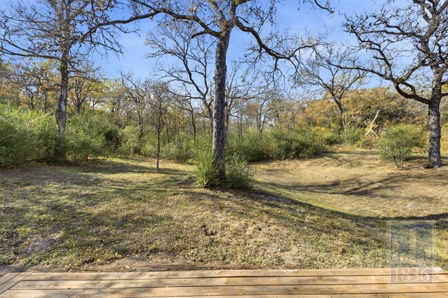 Building Photo - 1116 Lott Ave