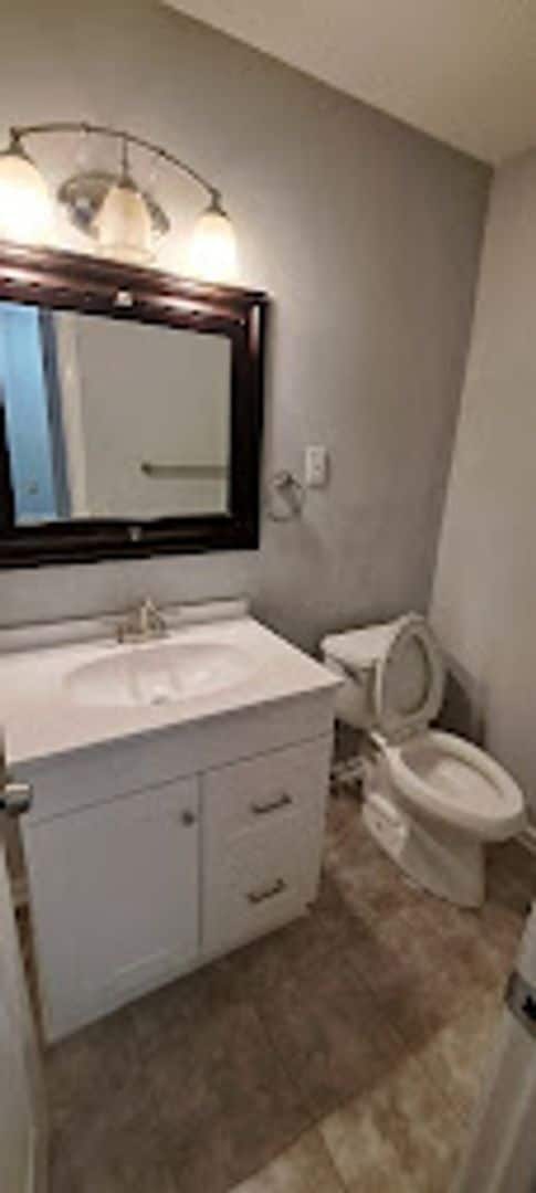 Building Photo - Magnificent Remodel Three Bedroom Home!