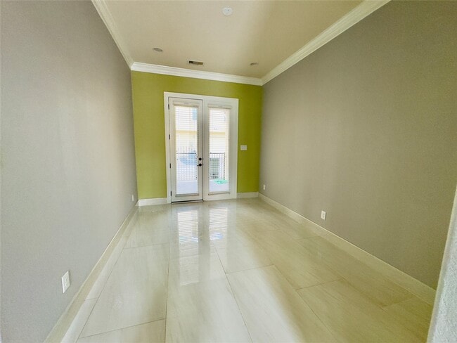 Building Photo - 14535 San Pietro Dr