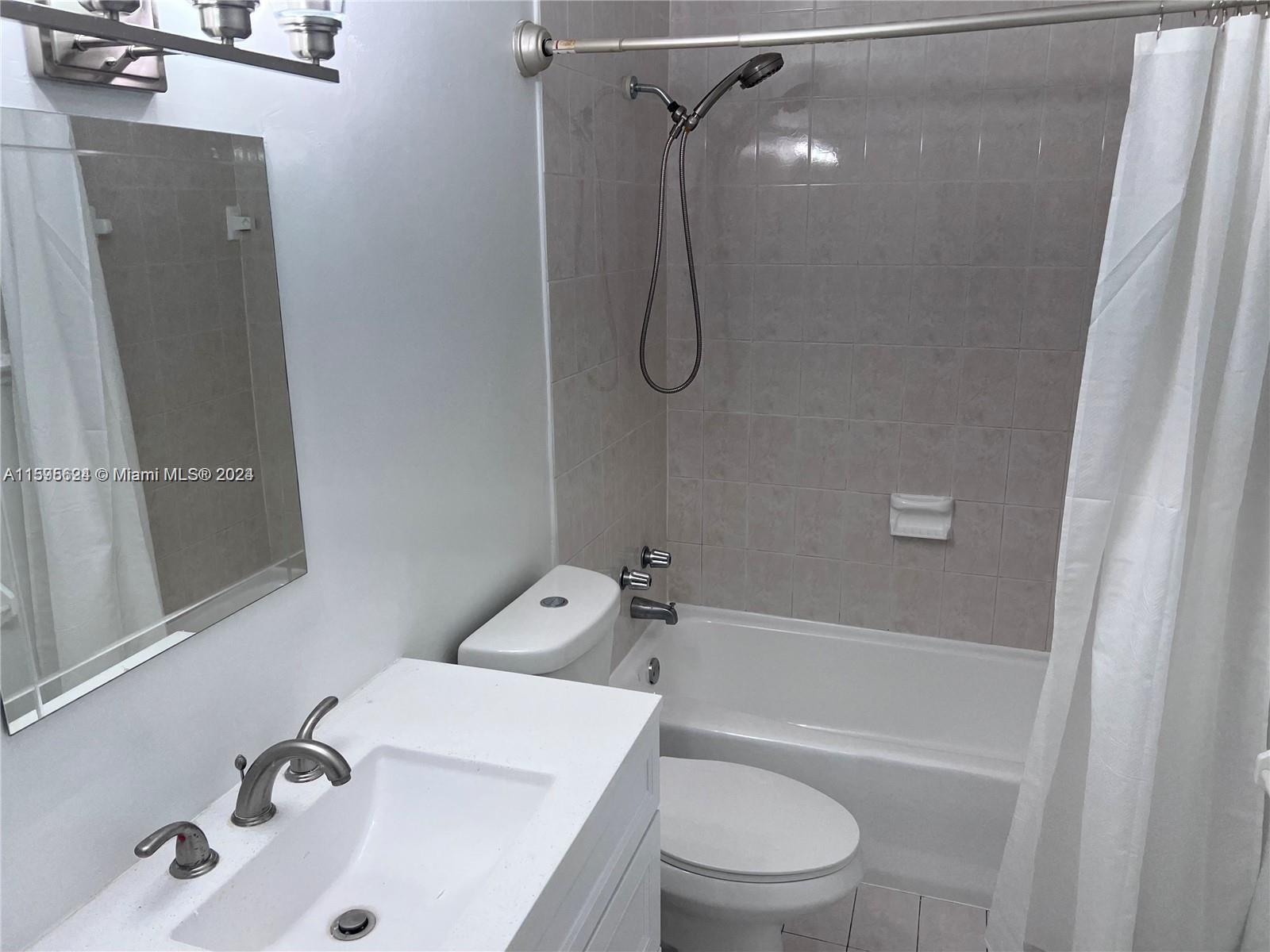 Building Photo - 5838 SW 74th Ter