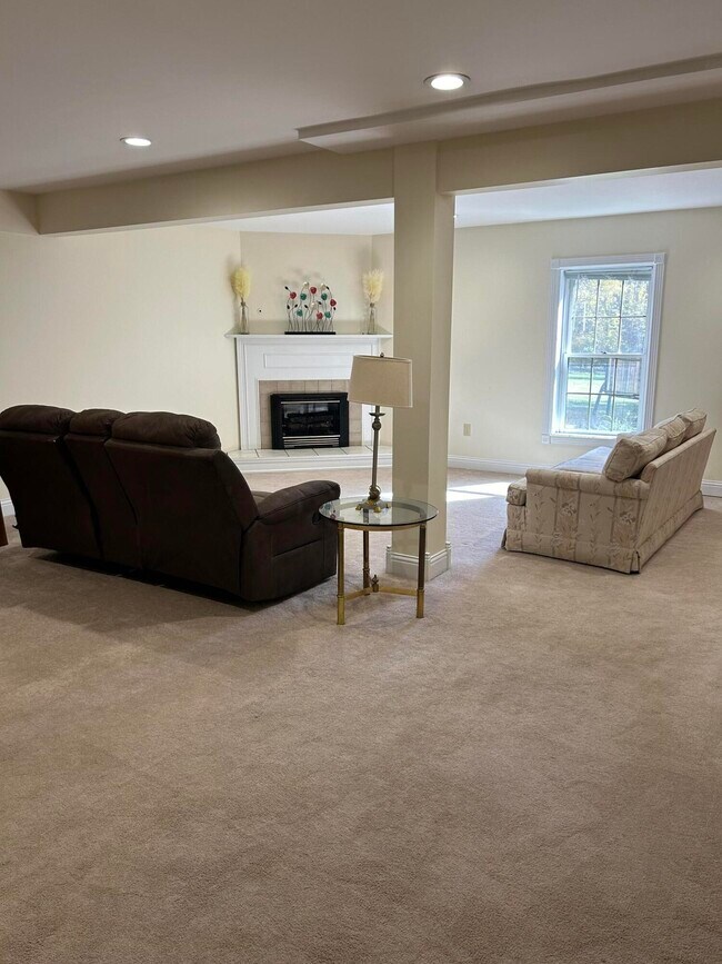 Building Photo - 409 Lawson Dr