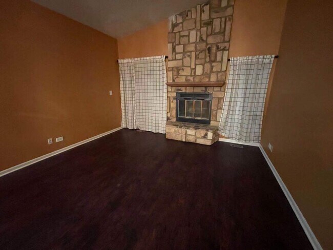 Building Photo - 1751 Ranchview Dr