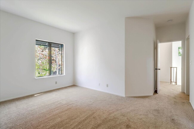 Building Photo - 2BR/2.5BA Home in Cupertino with High Ceil...