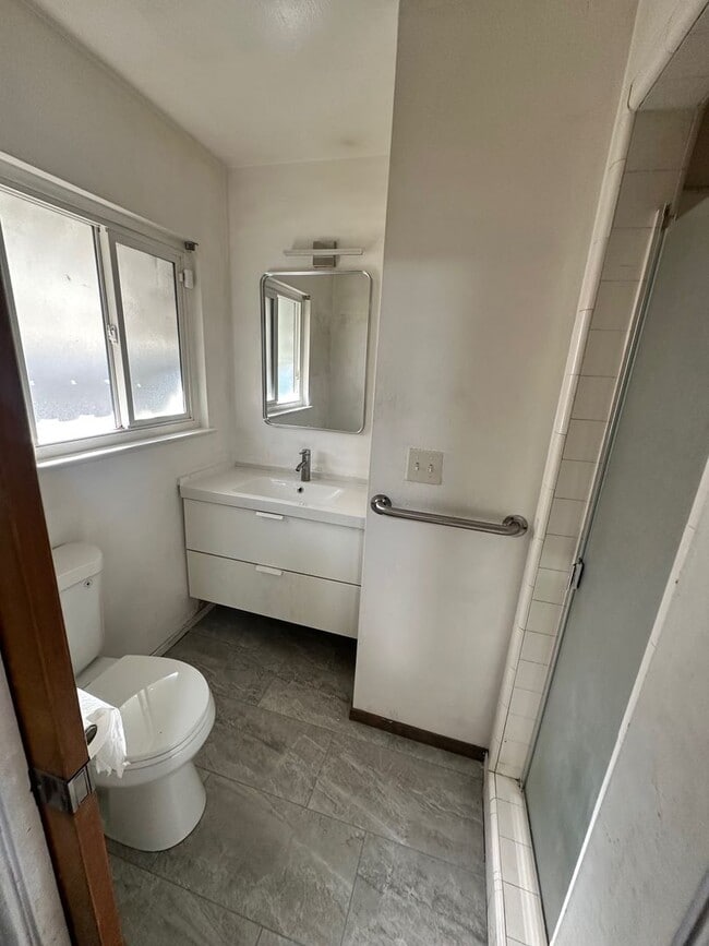 Building Photo - Well Located Home Near The University of T...