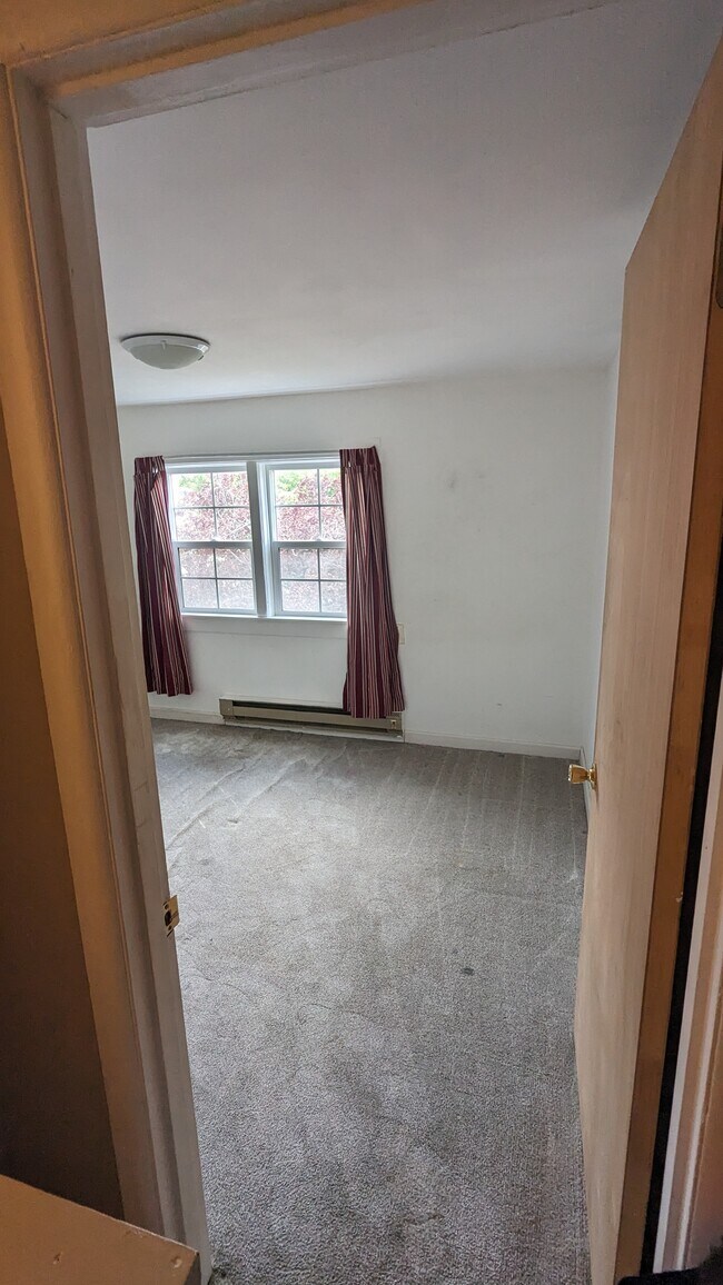 Building Photo - 1007 Della Ave