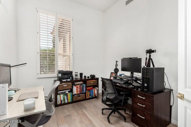 Building Photo - 13394 E Del Timbre Dr