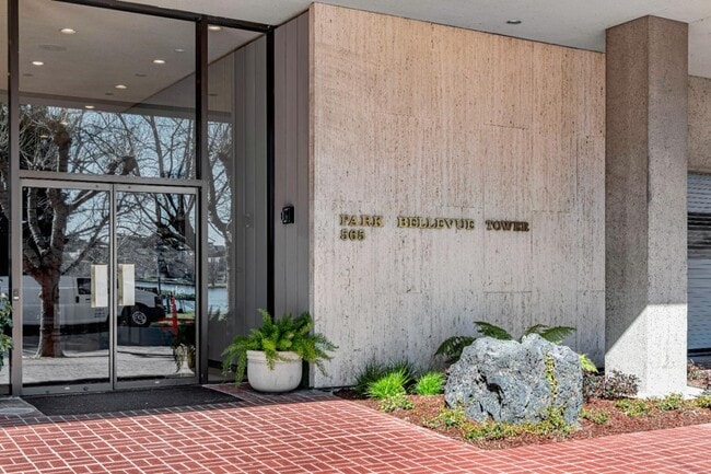 Building Photo - 565 Bellevue Ave