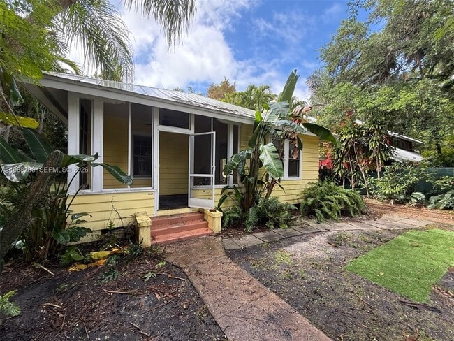 Building Photo - 3972 Loquat Ave