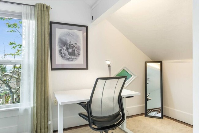 Building Photo - 3Bd/2.5Ba Seattle House