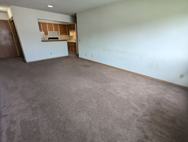 Building Photo - Great 1bed - 1bath in the Vilas Area