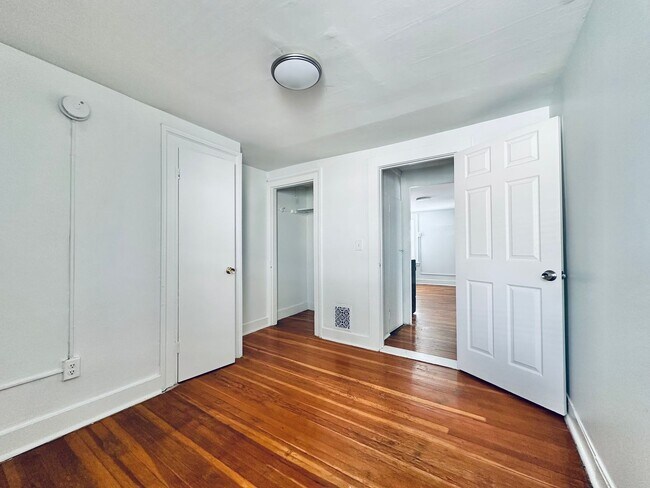 Building Photo - 175 Bradley St