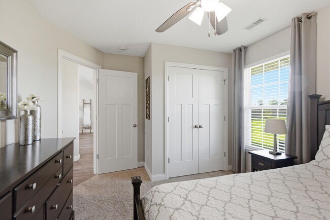 Building Photo - 3805 Flatwater Dr