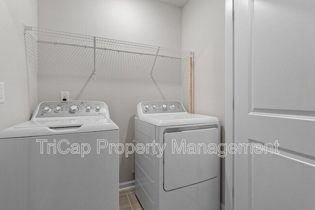 Building Photo - 1721 Chirping Trl