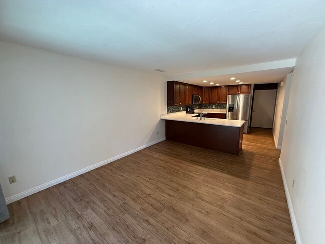 Building Photo - Two-Story 3 Bed, 3 Bath with Bonus Room in...