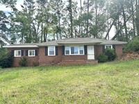 Building Photo - 2406 Apricot Ln