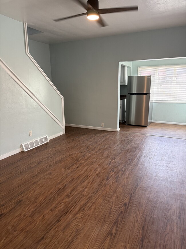 Building Photo - 1310 Pirl St