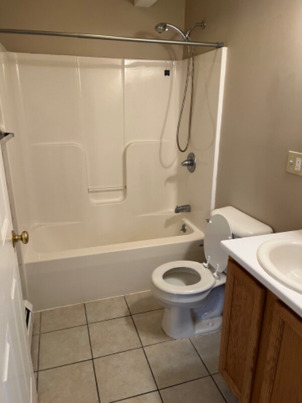 Building Photo - 90 Cushing St