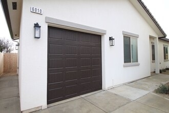 Building Photo - 6010 E Sussex Way