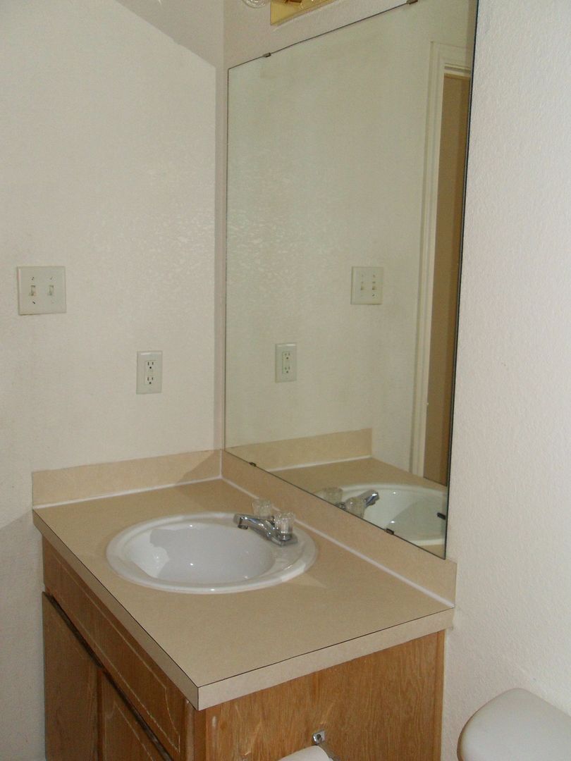 Building Photo - 4411 Jeff Scott Dr