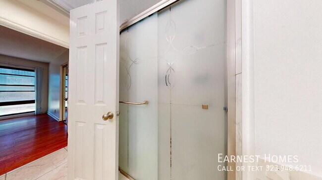 Building Photo - 7777 W 91st St