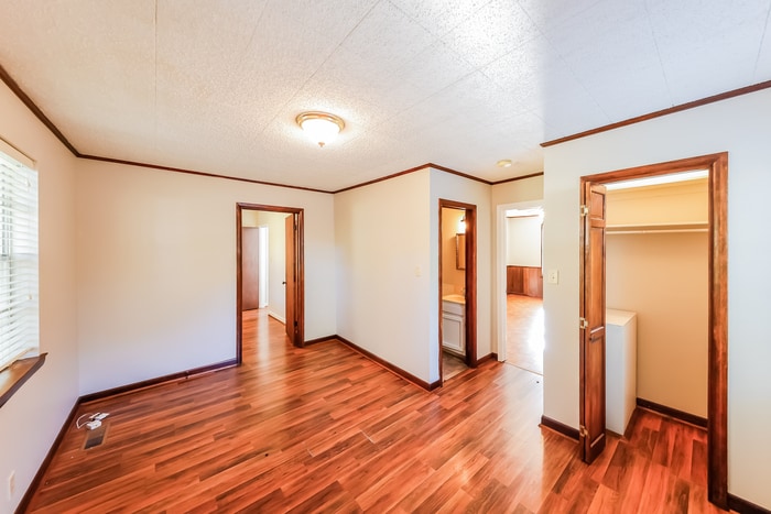 Building Photo - 1025 Minor Dr