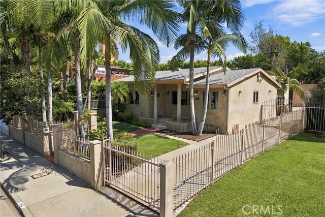 Building Photo - 642 N Crescent Heights Blvd