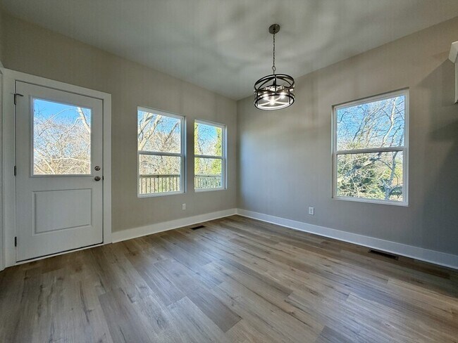 Building Photo - 75 Woodsdale Pl SE