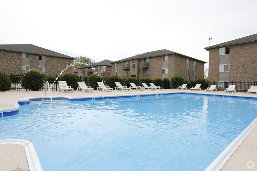 Aspen Court 1505 W Jackson St IL 61455 Apartment Finder