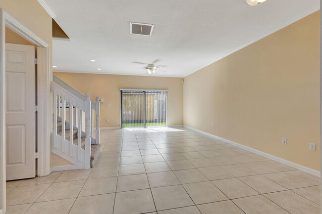 Building Photo - 1439 Hawthorne Pl
