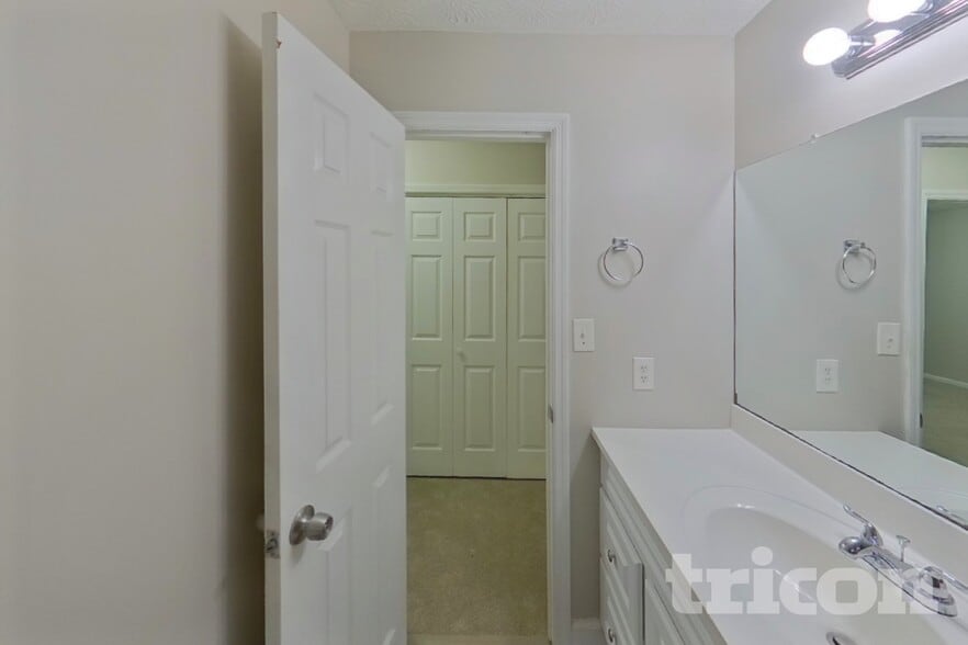 Building Photo - 2796 Mountbery Dr
