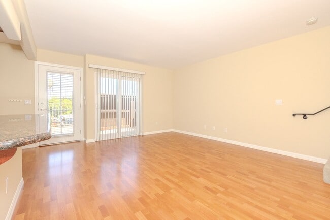 Building Photo - 5252 Balboa Arms Dr